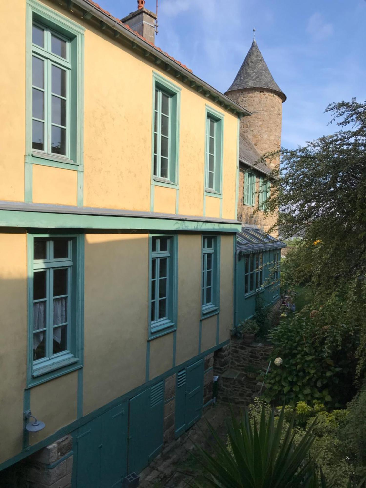Appartement De 1634 Avec Balcon Au Sud Sur Jardin En Plein Coeur Historique Tréguier Exteriér fotografie